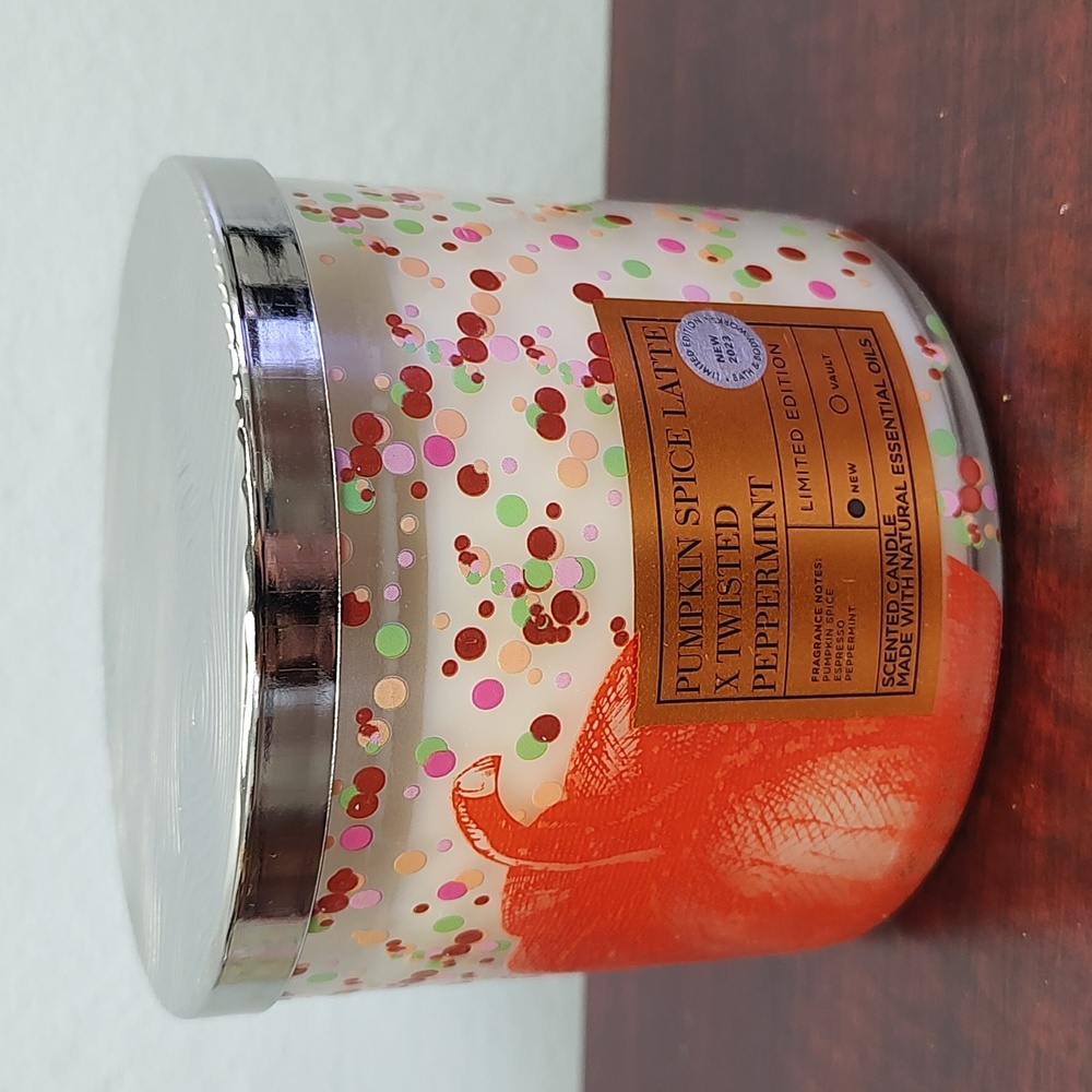 Bath & Body Works PUMPKIN SPICE LATTE x TWISTED PEPPERMINT 3-Wick Candle